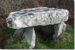Les Menhirs Et Dolmens De La Presqu Ile De Crozon Ile Megalithes Tourisme