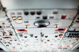 What airlines fly nonstop from yul airport to mrs airport? Pvt Canada J Ai Teste Le Vol Marseille Montreal Avec Air Transat Hellolaroux