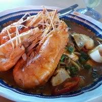 As a penangite for more than 20 years, it was not until recently that i knew bawal goreng (fried black pomfret) is a popular dish in the mainland area especially at juru and sg dua. Mee Udang Sungai Dua Sungai Dua