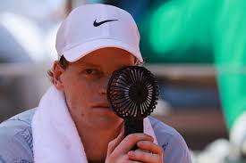 Sinner explica derrota precoce em Roland Garros: "Dormi mal e fiquei sem energia"