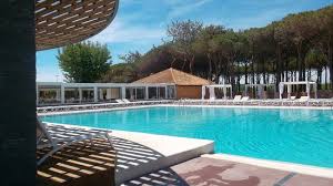 Cote Piscine Vers Restaurant Sous La Pinede Photo De Sete Herault Tripadvisor