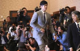 Shohei ohtani height is around 6 feet 4 inches tall and his body weight is 92 kilograms. Mariners Are One Of Seven Finalists In The Shohei Ohtani Sweepstakes Tacoma News Tribune