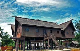 7 Rumah Adat Kalimantan Tengah Lengkap Ciri Khas Ruangan Dll