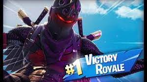 Top 10 fortnite skins fortnite ger amino. Geflugelter Schwarzer Ritter Mit Eiskaltem Blick Fortnite Youtube