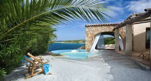 In questa baia esclusiva con accesso controllato, il residence il mirto presenta i suoi 60 appartamenti sul mare della sardegna, tutti immersi nel parco residenziale di cala capra, a soli 4 km da palau, con vista sul paradisiaco arcipelago di la maddalena e a breve distanza dalla frizzante atmosfera della costa smeralda. Occasione Villa In Affitto Sul Mare Porto Rotondo Sihappy