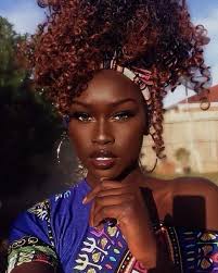 Black girl The darkness that is covered in black, is dark, In the meantime  the muted type is burned. A pair of eyes, as if the stars of the night, I  lose