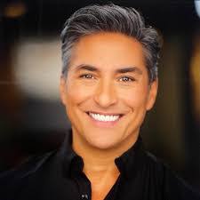 Jay Tavare's Instagram, Twitter & Facebook