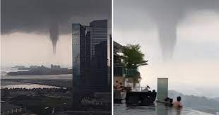 There are a few clips of this spout (which by many accounts is huge for a waterspout) from. Huge Waterspout Off The Coast Of S Pore Spotted From Tanjong Pagar Mothership Sg News From Singapore Asia And Around The World