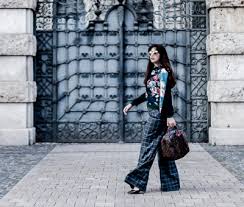 Style & fashion women talk. Autumn With Maison Common Moments Of Fashion By Sara