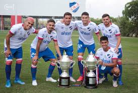 Nacional Presento Su Plantel Para Ganar El Tricampeonato Uruguayo