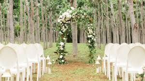 Dekorasi pernikahan outdoor terbaru modern elegan halaman rumah. Wedding Outdoor Murah Di Bandung Yang Cocok Untuk Pasangan Muda