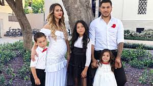 You will never guess what happened to txunamy & hayley in beverly hills!! Our Maternity Family Photoshoot Familia Diamond Youtube Girls Outfits Tween Family Outfits Cute Outfits For Kids