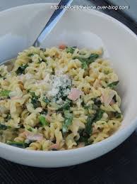 One Pot Pasta Saumon Epinards Les Delices D Helene Recettes De Cuisine Saumon Epinards Cuisine