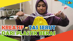 Pameran tunggal ini terus berlangsung hingga 20 juni di langgeng art foundation, gallery 2, tepatnyadi jl. Membuat Tas Serut Dari Plastik Bekas Kreatif Diy Youtube