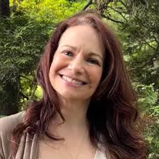 Beth Mcnichol's Instagram, Twitter & Facebook