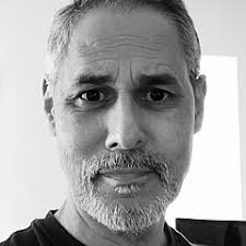 Passion Wood Print by Oscar Ortiz