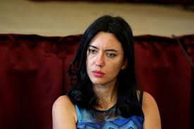La risposta di numerosi presidi di scuole di ogni ordine e grado della campania alle parole del ministro lucia azzolina, che contestava la decisione del governatore. Chi Sono I Ministri Italiani Parliamo Di Lucia Azzolina Trieste News