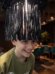 Якщо в світі все безглуздо, що заважає вигадати якийсь сенс? Перечитуючи  Льюїса Керролла