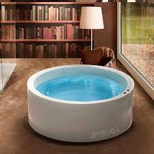 Badewannen rechteckige design rund badewanne weiß moderne badezimmer wannen neu. Runde Badewanne Freistehend Aufgestellt Optirelax Blog