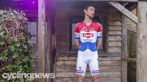 Van der poel verslaat van aert in nagelbijtend duel. Object Of Desire Mathieu Van Der Poel S Race Suit Cyclingnews