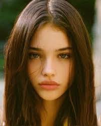 Stella Chu's Instagram, Twitter & Facebook