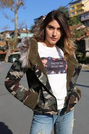 Kadin Haki Kamuflaj Kapusonlu Kisa Mont Rodin Hills Trendyol Moda Stilleri Kapusonlu Mont