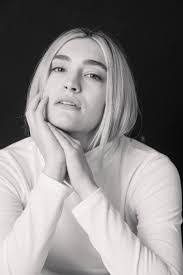 Dari Griffin's Instagram, Twitter & Facebook