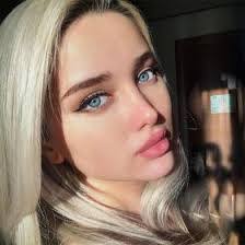 Elnora Campbell's Instagram, Twitter & Facebook