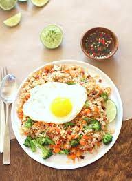 How To Make Thai Fried Rice Recipe Thai Fried Rice Fried Rice Easy Thai Recipes