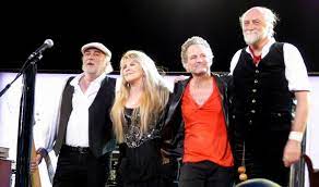 Но, к счастью, музыканты доныне радуют поклонников своего творчества. Fleetwood Mac Wikipedia