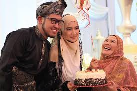 #ceritahati azhar hilmi bersama hadi mazlan & dayana amerda. Benar Wanita Dalam Video Lagu Sumpah Itu Adalah Saya Dayana Kisah Dunia