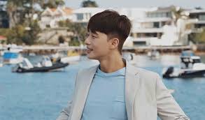 Jtbc's itaewon class cast recently held a live press conference where park seo joon let fans on a little secret about his signature hairstyle on the show. Park Seojoon Cut His Hair For His Role In Upcoming Drama Itaewon Class Up Station Malaysia