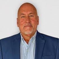 Dean Brewer's Instagram, Twitter & Facebook