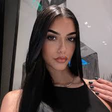 Gracie Pollock's Instagram, Twitter & Facebook