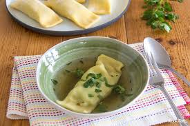Glutenfreie Maultaschen Mit Selbstgemachtem Nudelteig Kochtrotz Kreative Rezepte Rezept Rezepte Glutenfrei Nudelteig