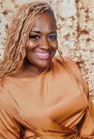 Can someone photo edit the background?