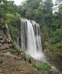 A catarata provoca opacidade na região do olho chamada de cristalino. Cataratas De Pulhapanzak Wikipedia