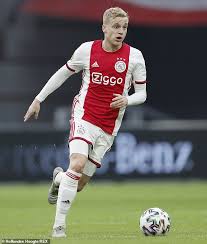 Ik ben erg van van donny van de beek en van nouri iedereen mist hem en touzani het zou echt tof zijn als je iets voor mij kan regelen. Real Madrid Agree 47m Deal With Ajax For Donny Van De Beek Express Digest