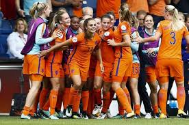 Benieuwd naar de nieuwste, live en historische voetbaluitslagen en artikelen? 32 Ideeen Over Oranje Dames Vrouwenvoetbal Voetbalvrouwen Oranje