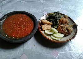 Bahkan saat ini tidak sedikit penjual ayam penyet yang menyajikannya bersama dengan telur dadar atau telur ceplok mata sapi. Cara Membuat Ayam Goreng Lalapan Sambal Terasi Enak Super Lezat Dan Praktis Serta Sederhana Permataboga Website