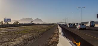 Western cape police have arrested several suspects following incidents of looting, burglaries and public violence in athlone, manenberg and mitchell's plain, cape town. Delivery Truck Looted On N2