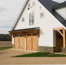 This reserve ® wood collection limited edition series door shows off historical carriage house charm, but it's also insulated to meet modern demands. Carriage Doors 50 Ideas To Inspire Your Next Project Realcraft