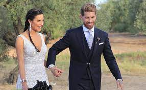 Maybe you would like to learn more about one of these? Boda Sergio Ramos Y Pilar Rubio El Posado Del Matrimonio Con Sus Tres Hijos