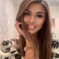 Alicia Almeida's Instagram, Twitter & Facebook