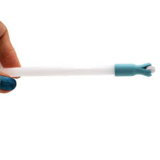 With this pill gun (pill shooter), giving your cats and dogs their medication has never been easier! Pill Gun For Dogs And Cats Entirelypets