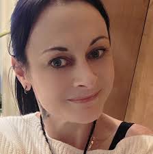 Can reptile heat lamps be in the same room as birds?