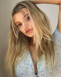 Picture of Cayley Lane King