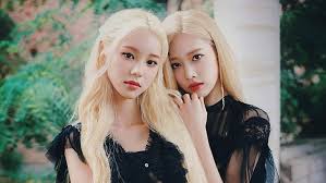 Maybe you would like to learn more about one of these? Hd Wallpaper K Pop Loona Kim Lip Jinsoul Black Dress Blonde Hair Portrait Wallpaper Flare