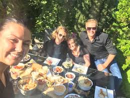 En van een winkel met een ongekend assortiment watersportartikelen tot onderhoud, reparatie en stalling. Samantha Steenwijk Heerlijk Genieten Bij Ons In Tuin Met Het Managementteam Glenn Vervoort Wino Omtzigt Entertainment Nl Gezelligheid Genieten Facebook