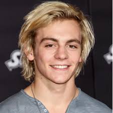 Ryland lynch is an american dj, actor, and singer popularly known as the youngest addition of musical talent to the lynch family. Facts Celeb Ryland Lynch